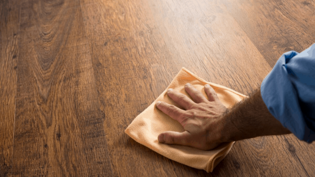ترمیم خط و خش های عمیق کفپوش چوبی